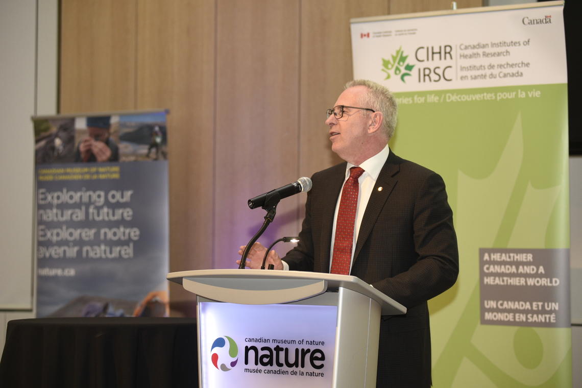  UCalgary President Ed McCauley thanks CIHR for the investment in microbiome research.