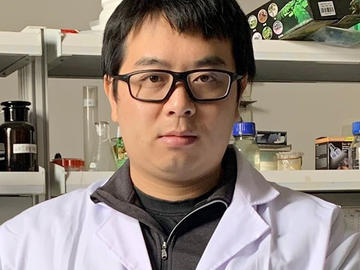 Dr. Bo Sun, PhD, a member of the Chen lab, was instrumental in solving the mystery behind this fatal heart flaw. 
