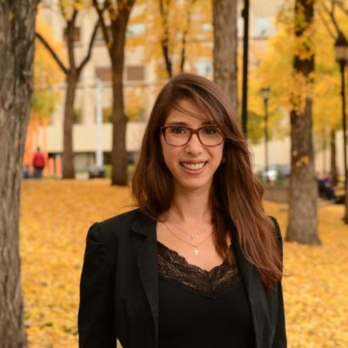 Photo of Dr. Luiza Grazziotin