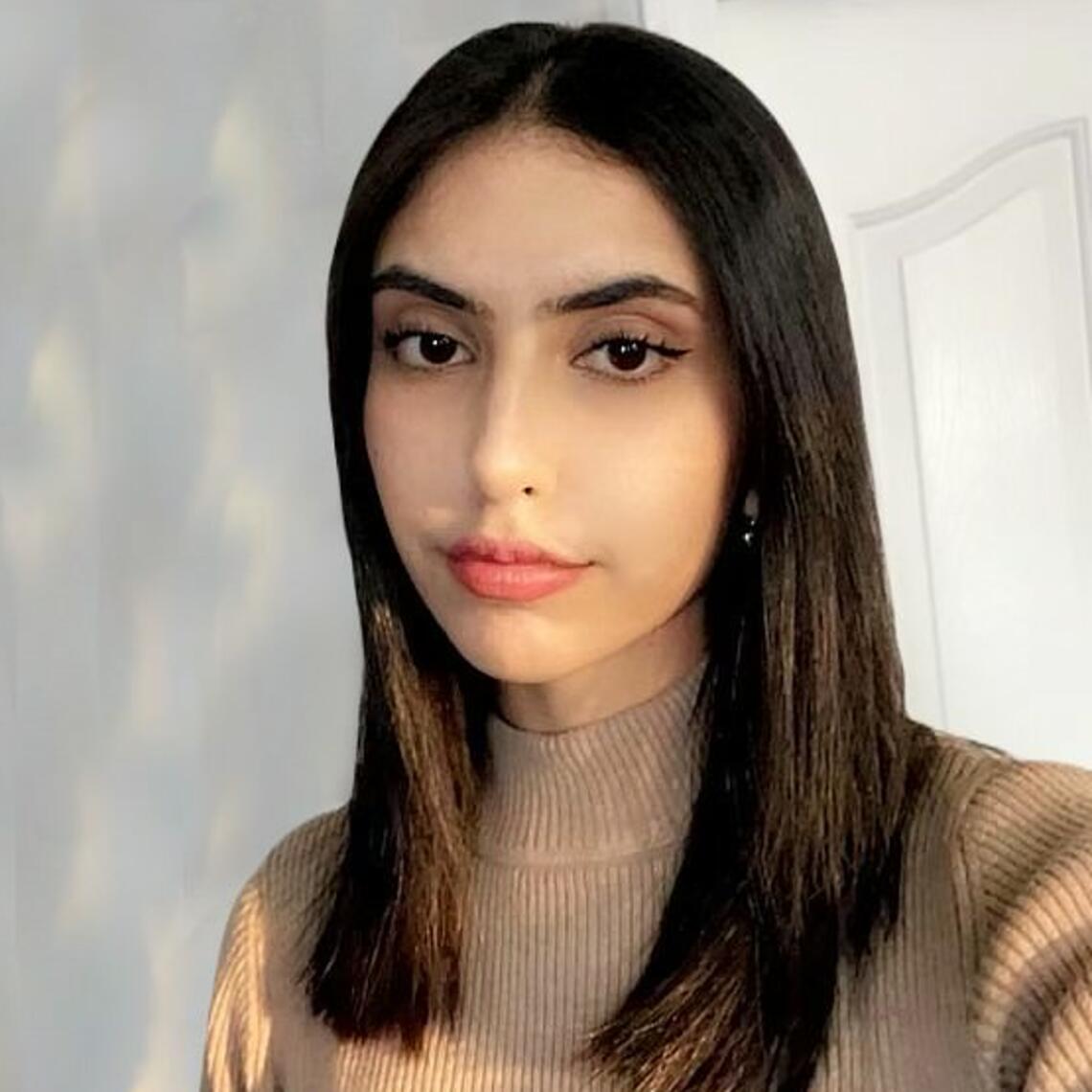 Simerta Gill Headshot 