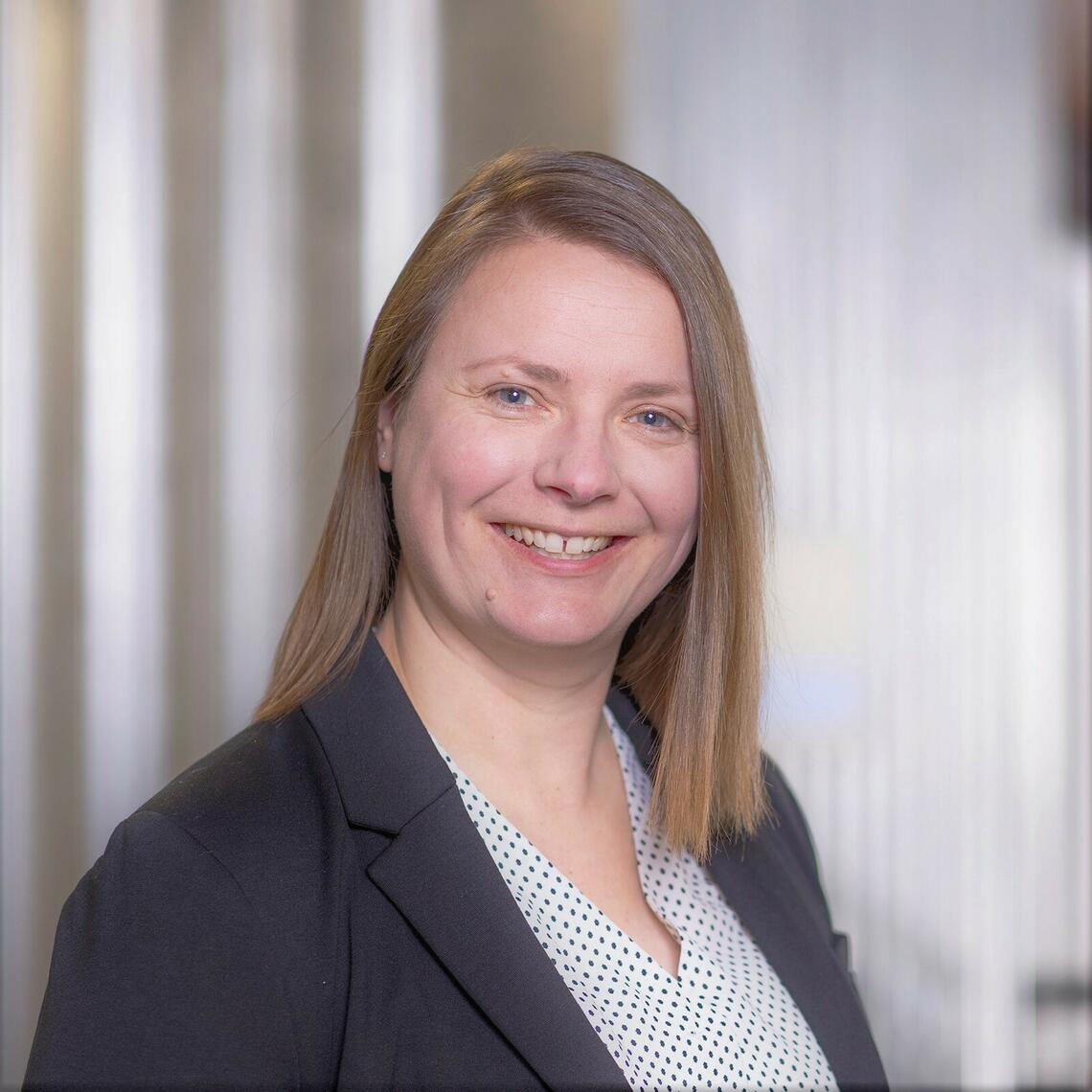 Dr. Ewa Wasniewski