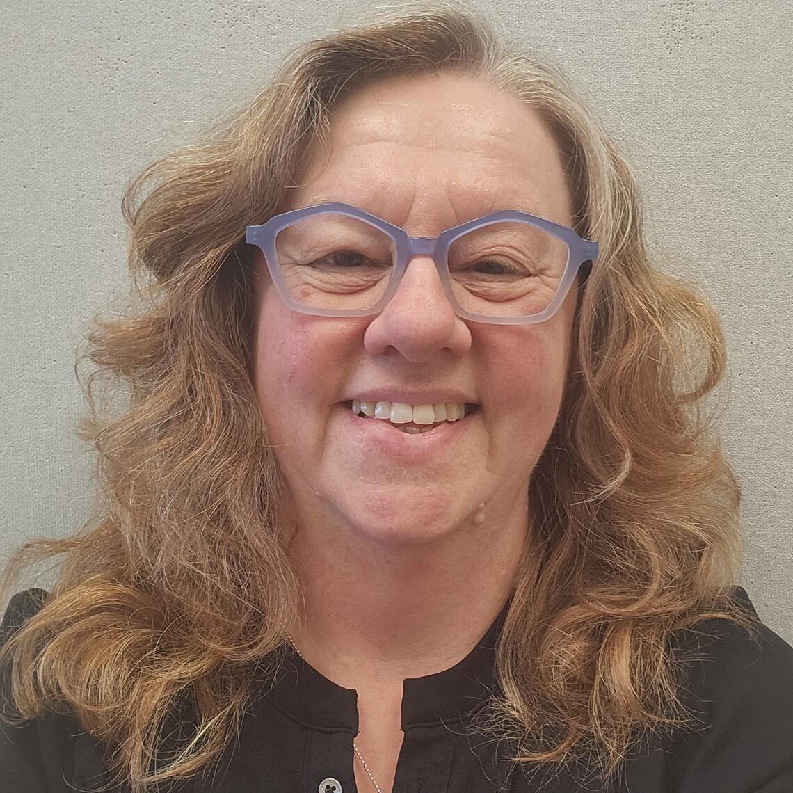 Donna Switzer Headshot 