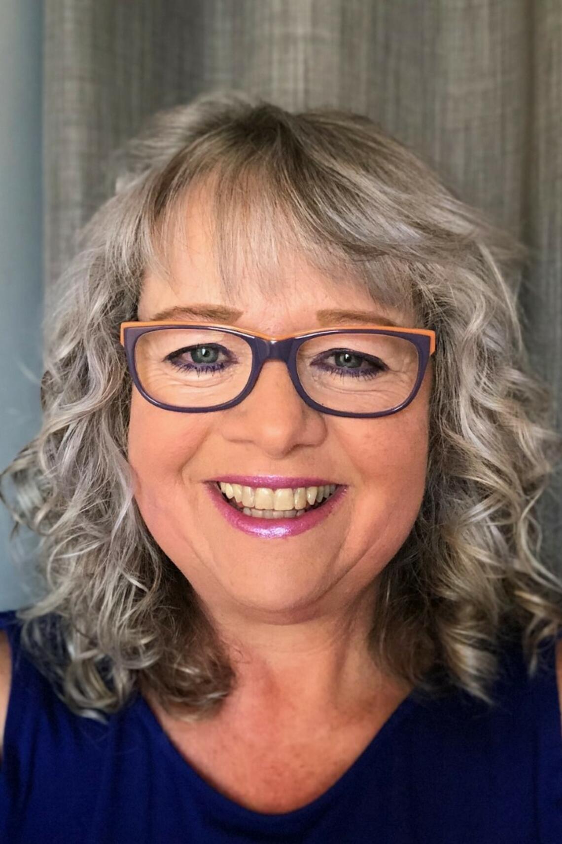 Headshot of Sandra Robertshaw