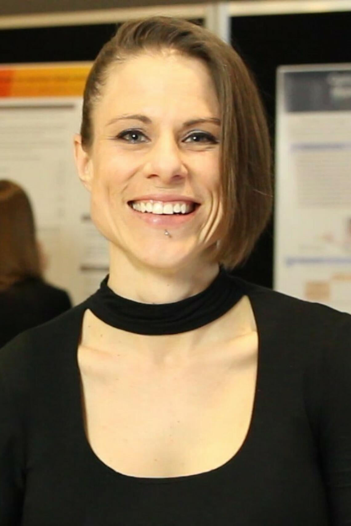 Headshot of Sarah Gil