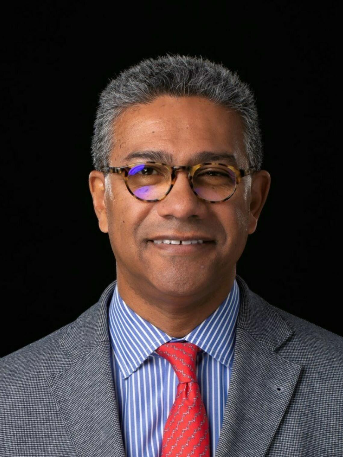 Dr. Carlos Morillo
