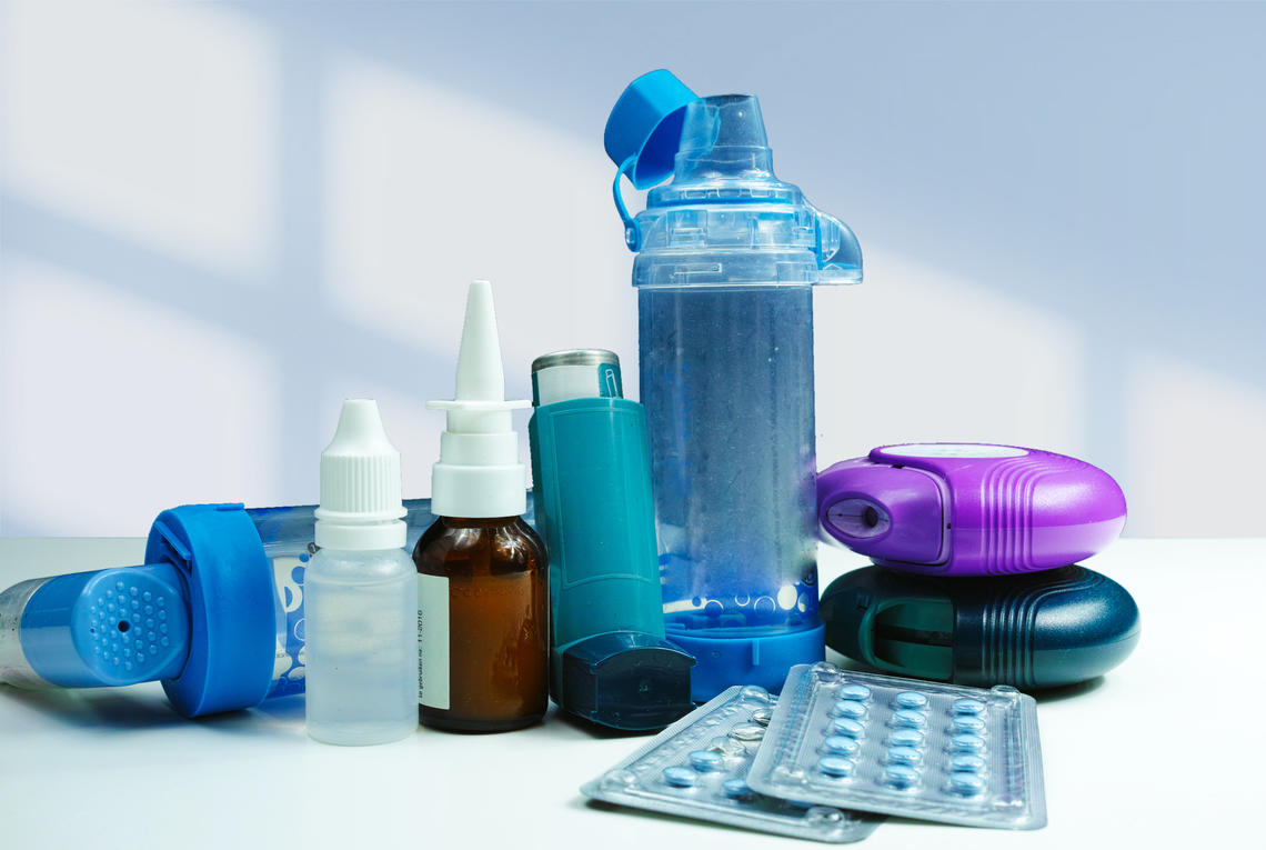 Asthma medicine and devices image Asthma medicine and devices image