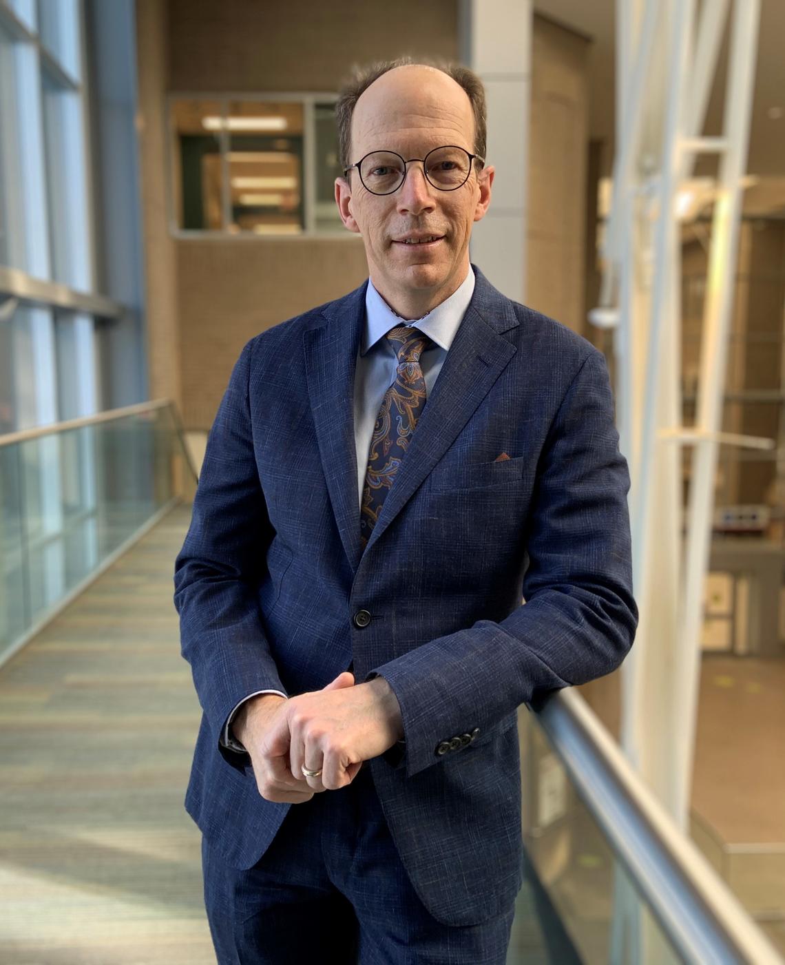 Dr. Kevin Hildebrand