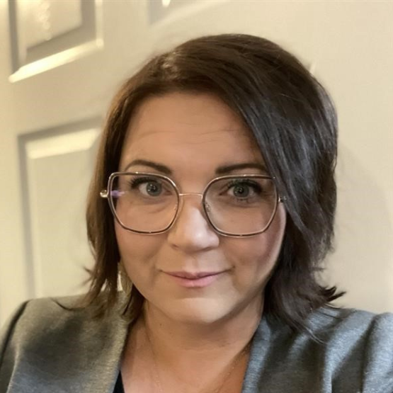 Rebecka Bradbury Head Shot