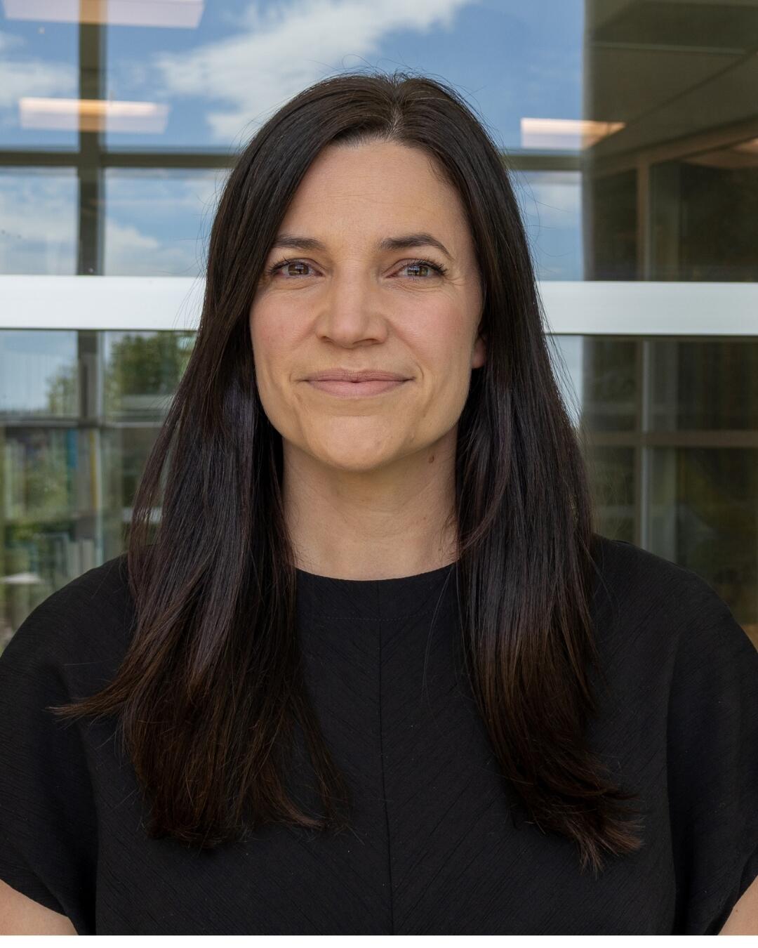 Dr. Andrea Robb
