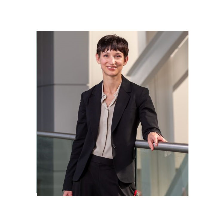 Dr. Ana Nikolic