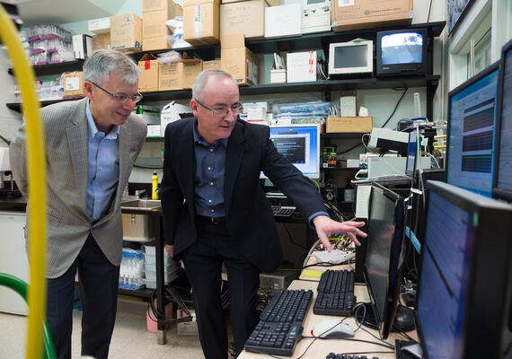 Cumming School of Medicine professors Marc Poulin and Richard Wilson received an NSERC CREATE grant for a neurotechnology training program.