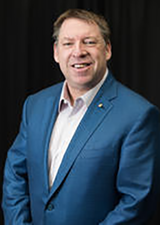 Jonathan Howlett headshot