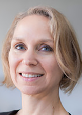 Nola Ries headshot
