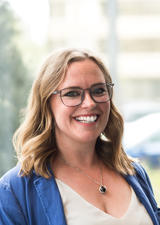 Amanda Wagner Headshot