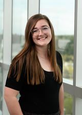 Jenna Dobry Headshot