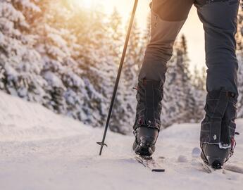 Skier setting off